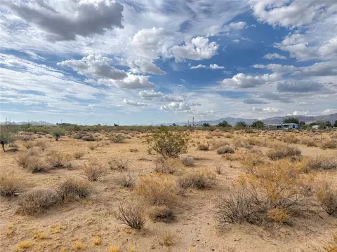 306-40 W 002t W Crystal Dr, Golden Valley, AZ 86413