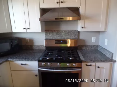 Kitchen - 6781 E Cholla, Yucca, AZ 86438 photo 3 of 5