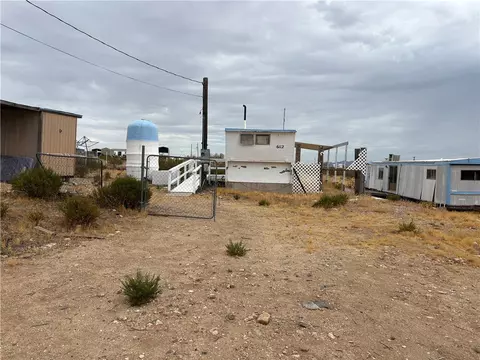 6112 W Gladys Dr, Golden Valley, AZ 86413