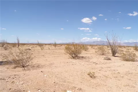 207-23 077 Arroyo Rd, Yucca, AZ 86438 photo 2