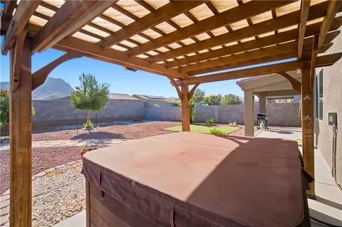 Exterior - 5353 Eagle View Rd, Kingman, AZ 86409 photo 10 of 17