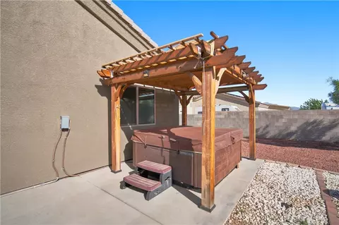 Exterior - 5353 Eagle View Rd, Kingman, AZ 86409 photo 8 of 17