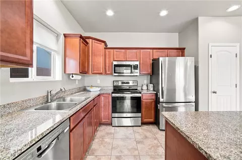 Kitchen - 5353 Eagle View Rd, Kingman, AZ 86409 photo 3 of 5