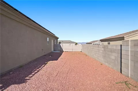 Exterior - 5353 Eagle View Rd, Kingman, AZ 86409 photo 16 of 17