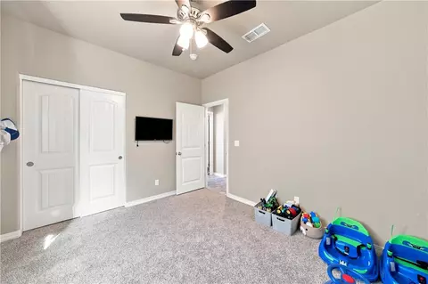 Bedroom - 5353 Eagle View Rd, Kingman, AZ 86409 photo 4 of 6