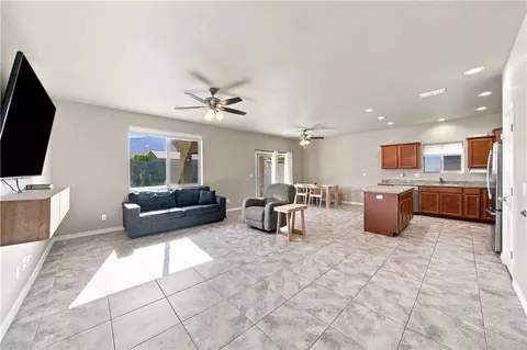 Living - 5353 Eagle View Rd, Kingman, AZ 86409 photo 3 of 5