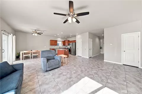 Living - 5353 Eagle View Rd, Kingman, AZ 86409 photo 4 of 5