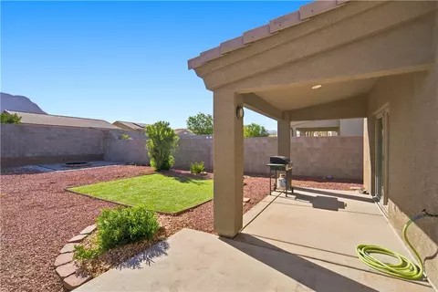 Exterior - 5353 Eagle View Rd, Kingman, AZ 86409 photo 6 of 17