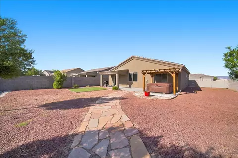 Exterior - 5353 Eagle View Rd, Kingman, AZ 86409 photo 12 of 17