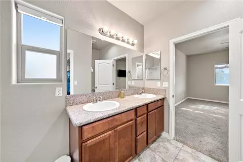 Bath - 5353 Eagle View Rd, Kingman, AZ 86409 photo 2 of 4