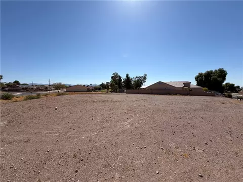2494 Via Arroyo, Bullhead City, AZ 86442