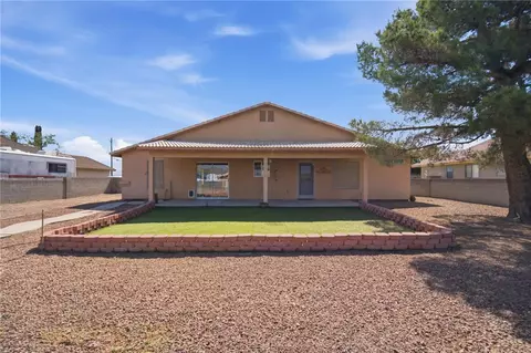 Exterior - 3979 Eagle Rock Rd, Kingman, AZ 86409 photo 6 of 9