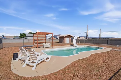 Exterior - 3979 Eagle Rock Rd, Kingman, AZ 86409 photo 7 of 9