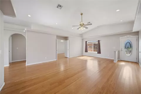 Living - 3979 Eagle Rock Rd, Kingman, AZ 86409 photo 1 of 5