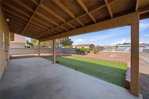 Exterior - 3979 Eagle Rock Rd, Kingman, AZ 86409 photo 3 of 9