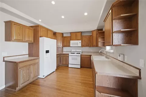 Kitchen - 3979 Eagle Rock Rd, Kingman, AZ 86409 photo 1 of 3