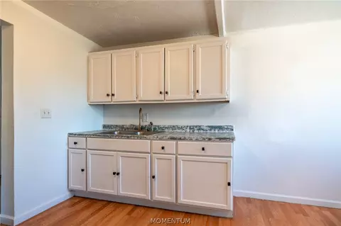 Kitchen - 3910 E Lum Ave, Kingman, AZ 86409 photo 2 of 4