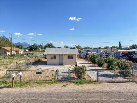 View/Area - 3910 E Lum Ave, Kingman, AZ 86409 photo 2 of 8