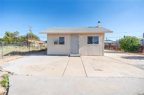Exterior - 3910 E Lum Ave, Kingman, AZ 86409 photo 5 of 7