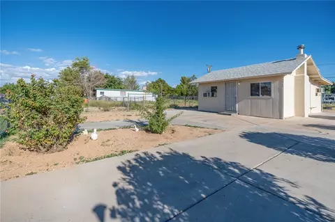 Exterior - 3910 E Lum Ave, Kingman, AZ 86409 photo 6 of 7