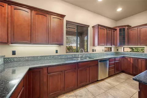 Kitchen - 1539 E Blue Flame St, Kingman, AZ 86409 photo 3 of 6