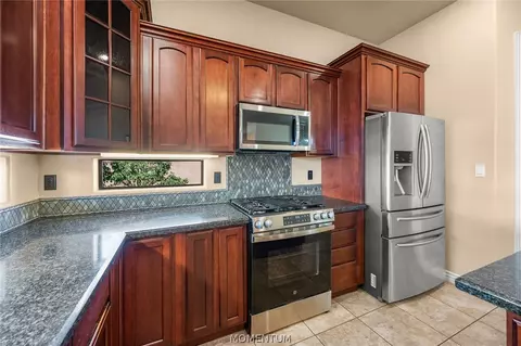 Kitchen - 1539 E Blue Flame St, Kingman, AZ 86409 photo 4 of 6