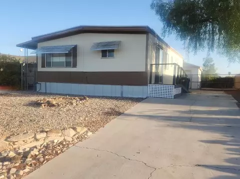945 Holly St, Bullhead City, AZ 86442