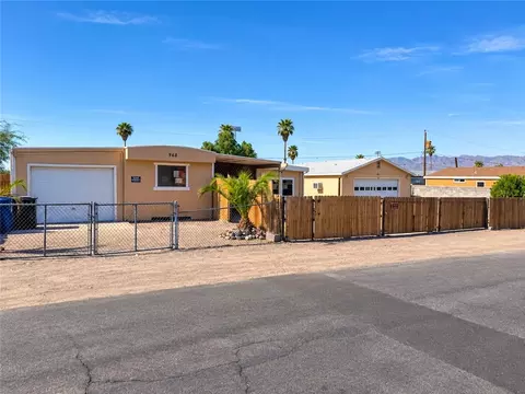 948 Swan Dr, Bullhead City, AZ 86442