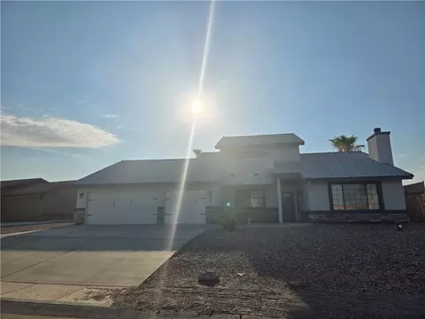 846 Indian Head Dr, Bullhead City, AZ 86429