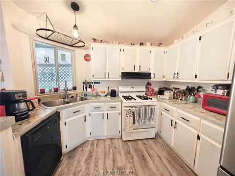 Kitchen - 1240 Birch Dr, Kingman, AZ 86409 photo 1 of 3