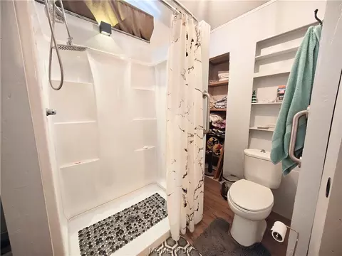 Bath - 1240 Birch Dr, Kingman, AZ 86409 photo 1 of 4