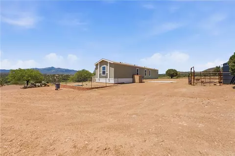 10501 E Blake Ranch Rd, Kingman, AZ 86401 photo 4