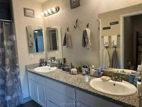 Bath - 3950 E Suffock Ave, Kingman, AZ 86409 photo 2 of 3
