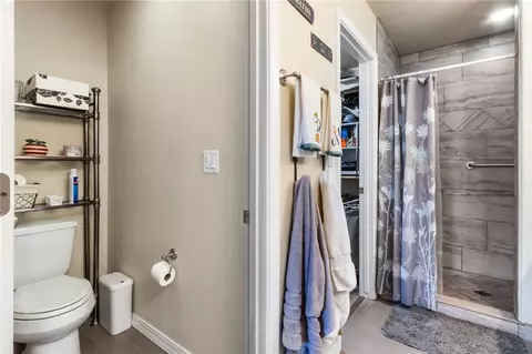 Bath - 3950 E Suffock Ave, Kingman, AZ 86409 photo 3 of 3
