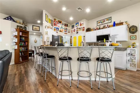 Kitchen - 3950 E Suffock Ave, Kingman, AZ 86409 photo 1 of 6