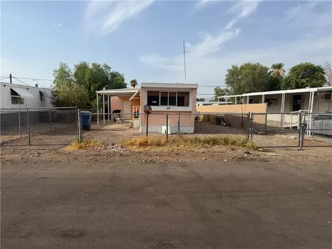 560 Silver Ln, Bullhead City, AZ 86442