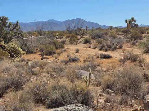 244-09 S 304 S Fox Dr, Yucca, AZ 86438
