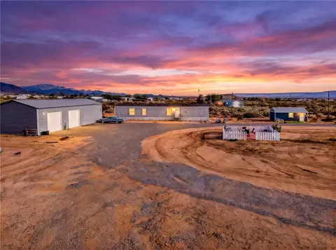 154 S Heber Rd, Golden Valley, AZ 86413