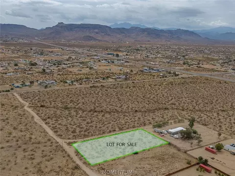4616 W Supai Dr, Golden Valley, AZ 86413