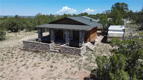 53555 N Markham Pass, Seligman, AZ 86337