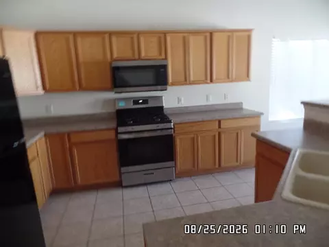 Kitchen - 3935 E Lass Ave, Kingman, AZ 86409 photo 1 of 4
