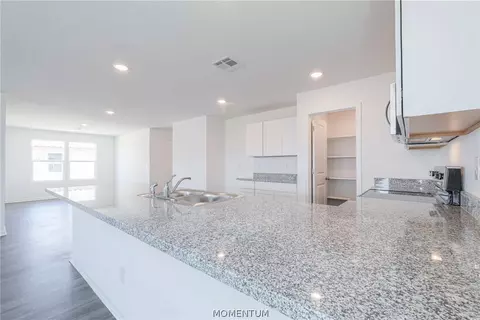 Kitchen - 7635 E Sugarloaf St, Kingman, AZ 86401 photo 1 of 2