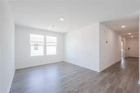 Living - 7635 E Sugarloaf St, Kingman, AZ 86401 photo 4 of 5