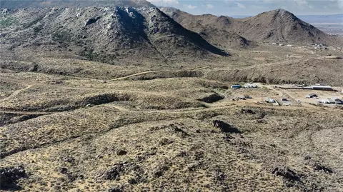3112 W Castle Springs Rd, Golden Valley, AZ 86413