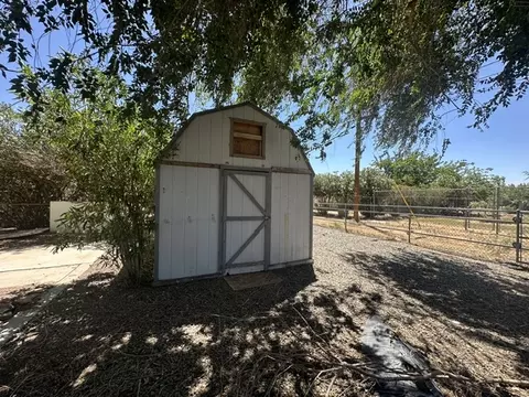 Exterior - 3226 E Thompson Ave, Kingman, AZ 86409 photo 7 of 8