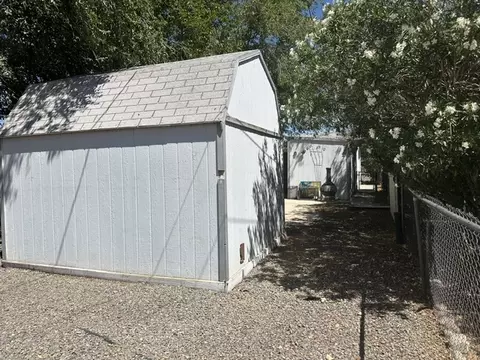 Exterior - 3226 E Thompson Ave, Kingman, AZ 86409 photo 6 of 8