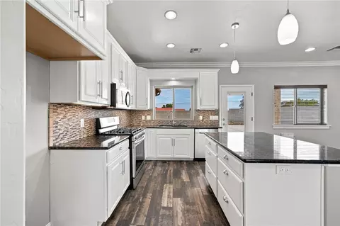 Kitchen - 3561 Bolero Ave, Kingman, AZ 86401 photo 1 of 2