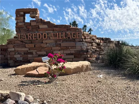 2881 Country Hills Rd, Bullhead City, AZ 86442