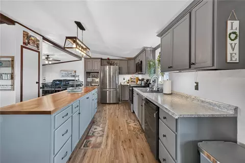 Kitchen - 11125 E Prospect Dr, Kingman, AZ 86401 photo 6 of 7