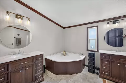Bath - 11125 E Prospect Dr, Kingman, AZ 86401 photo 2 of 3